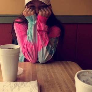 Meet your Posher, Holli